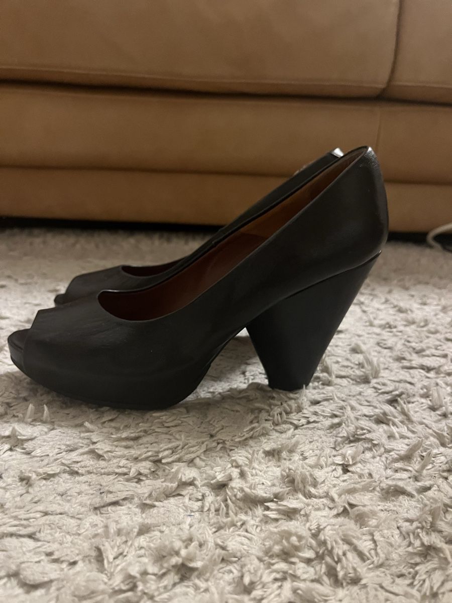 Scarpe da donna: Schwarze Leder Pumps – Usato da Bern venduto da t.nomse 1