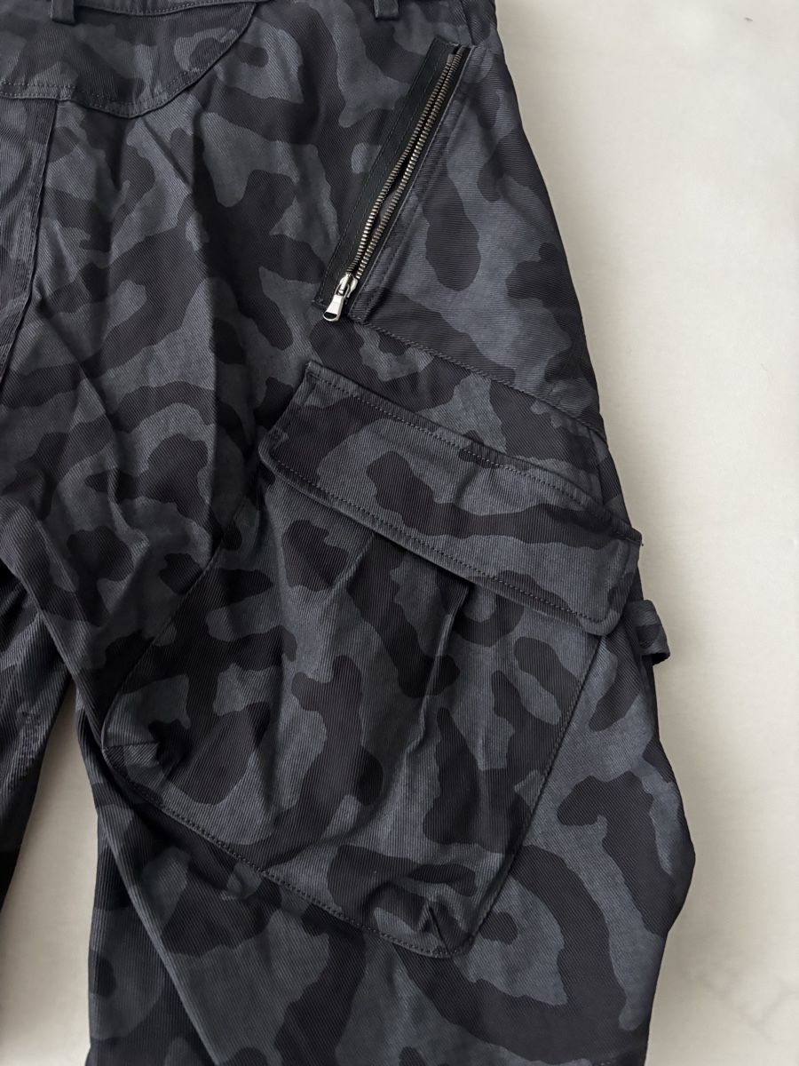 Moschino Hosen: Moschino Animal Print Cargo Shorts – Gebraucht aus hallau von jon_9mkg 2