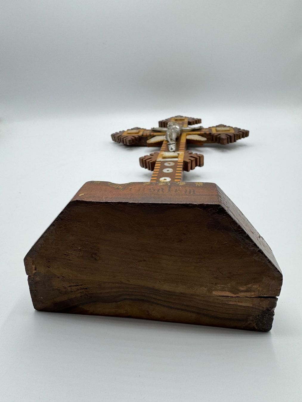 Statuette: Altes Kruzifix , Holz, religiös – Usato da Sachseln venduto da BONATI01 9