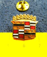 CADILLAC AUTO LOGO SCHMUCK PIN ENAMEL GOLDIG KLEIN-FEIN-EDEL