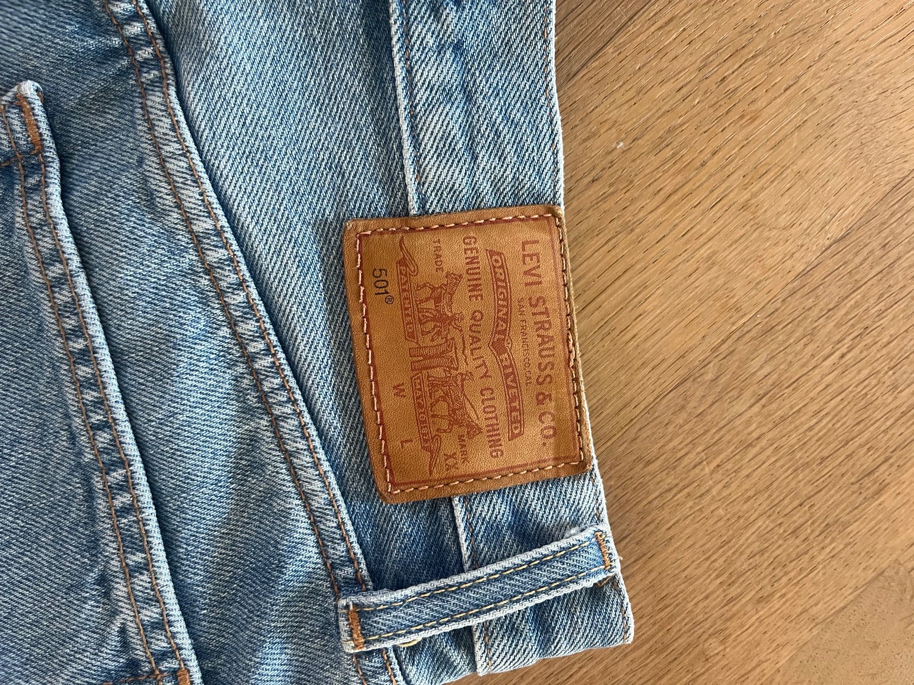 Levi's Jeans: Levi's Jeans Shorts Damen – Gebraucht aus Laupen BE von lee_ym6v 3