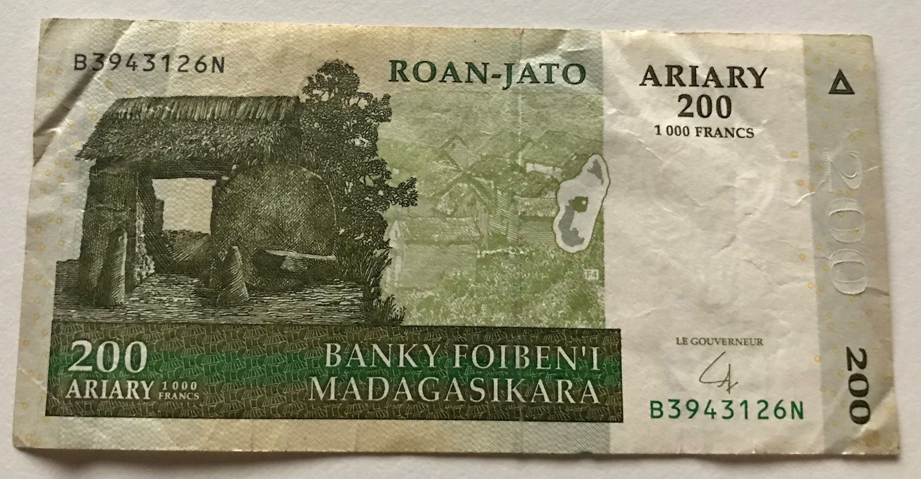 Banconote: Madagaskar 200 Ariary 2004 – Usato da Algetshausen venduto da Carrhard