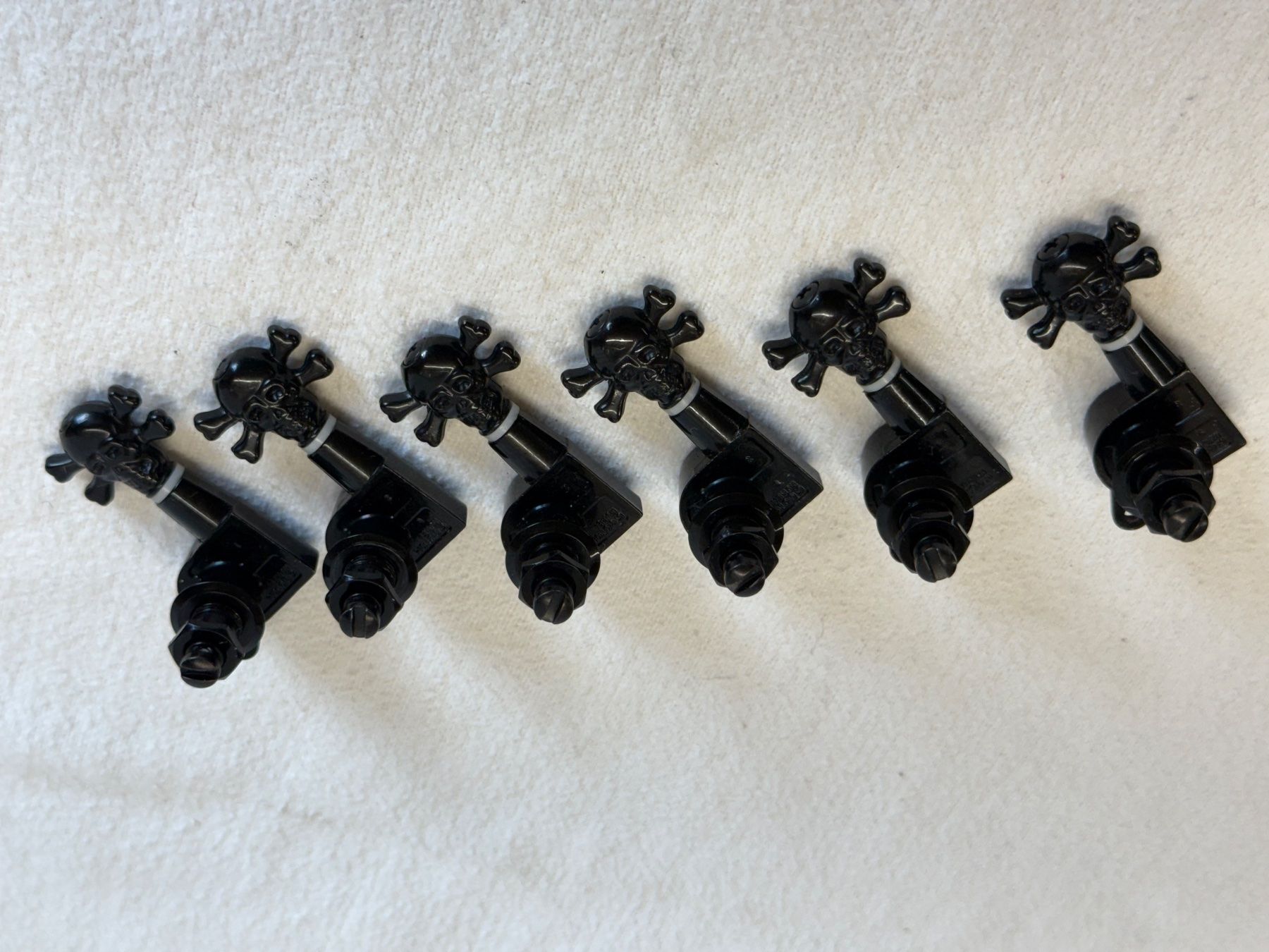 Musikinstrumente: Gotoh Skull Tuner black – Gebraucht aus Brügg BE von Busima 2