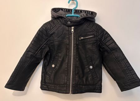 Übergangsjacke Grösse 104, Kapuze abnehmbar