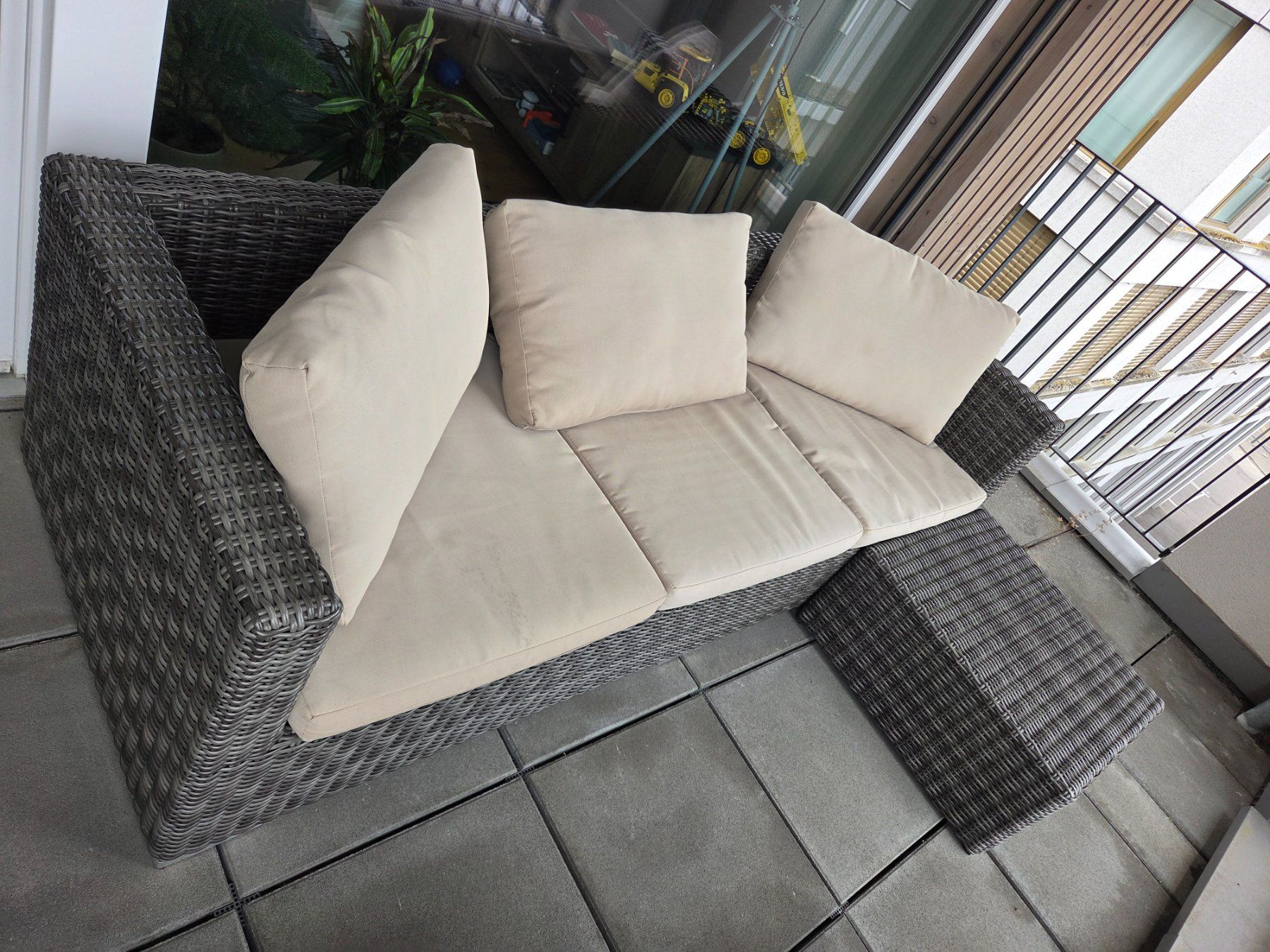 Divani: Rattan Lounge Set – Usato da Lenzburg venduto da sev_8vmt 1