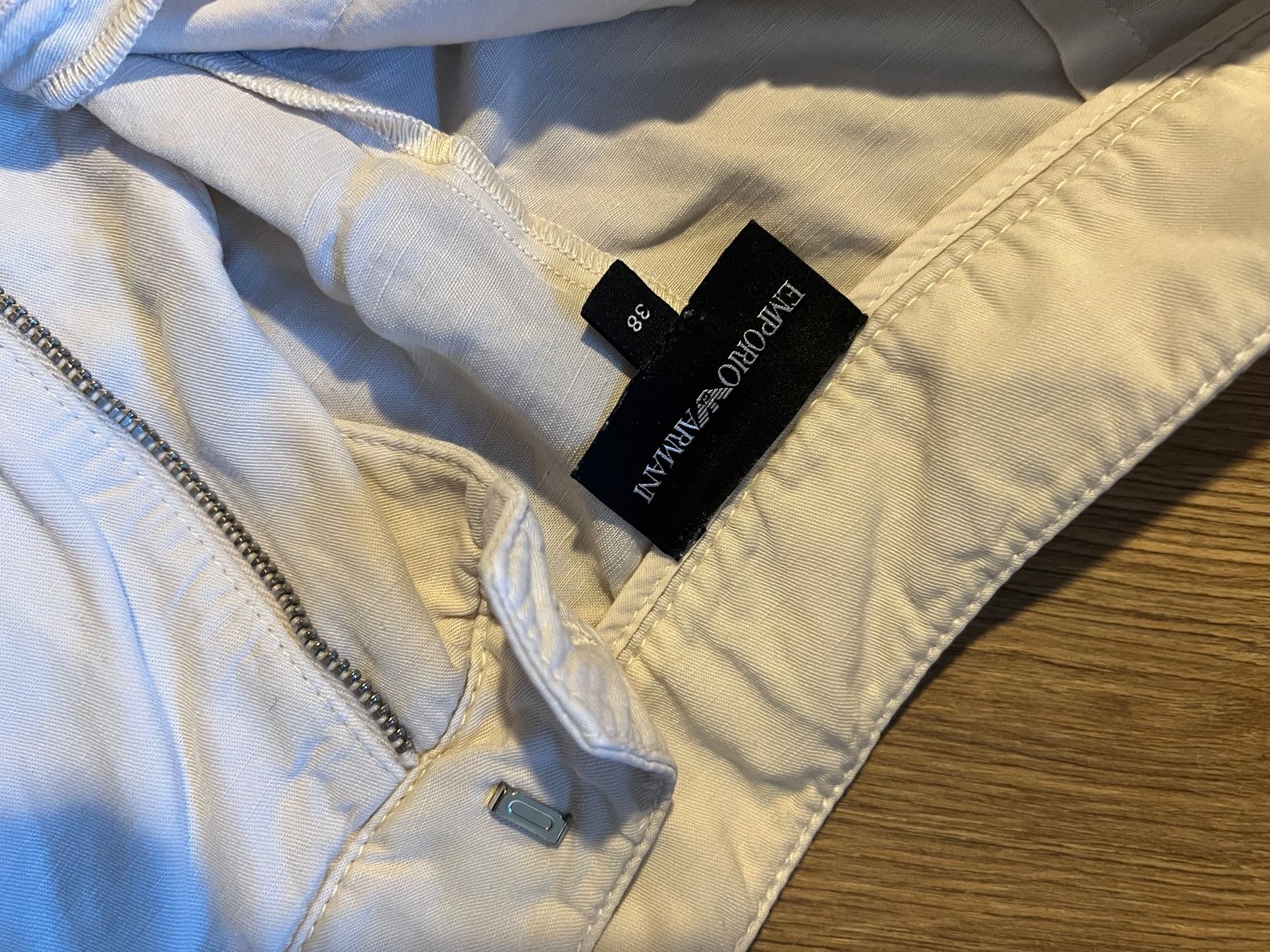 Armani Pantalons: Stoffhose von Armani – Neuf (Voir description) à Zürich par maritaf 1