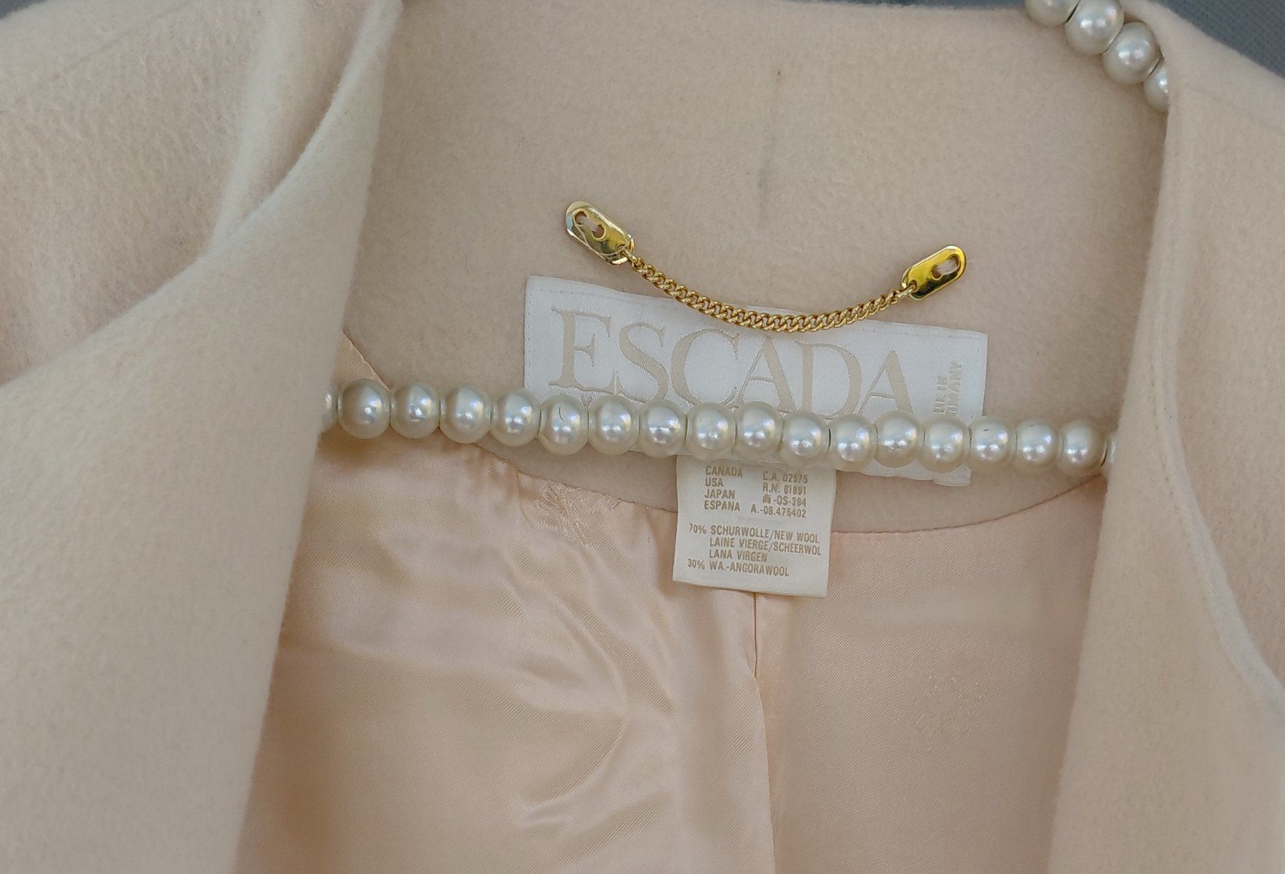 Escada Mäntel: Mantel  ESCADA,Gr. 42,160 Fr. – Gebraucht aus Bülach von reguskon 3