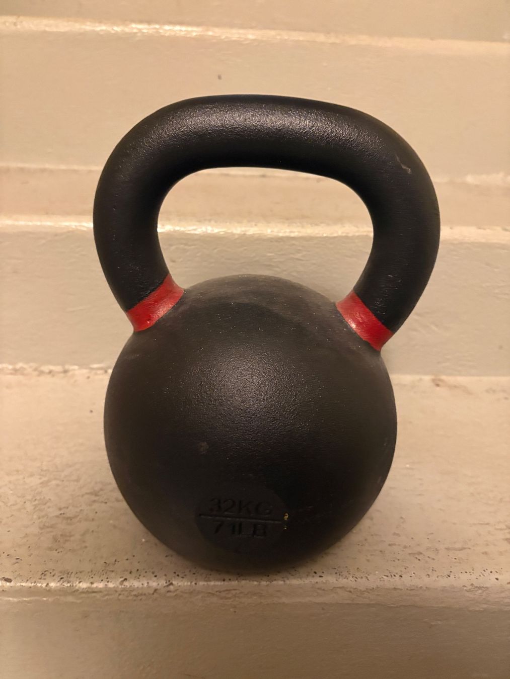 Manubri & Pesi: Kettlebell 32 kg Cast Iron Kettlebell Kings – Usato da Langenthal venduto da Ujw34