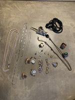 Lot de bijoux fantaisie vintage – B.d’o, colliers, bagues,