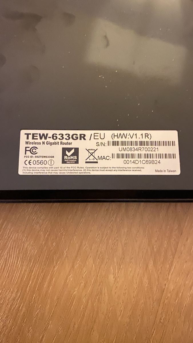 Trendnet Modem & Router: TRENDnet TEW 633GR Wireless N Router 300 Mbit mit Firewall – Usato da Zürich venduto da Titano1 1