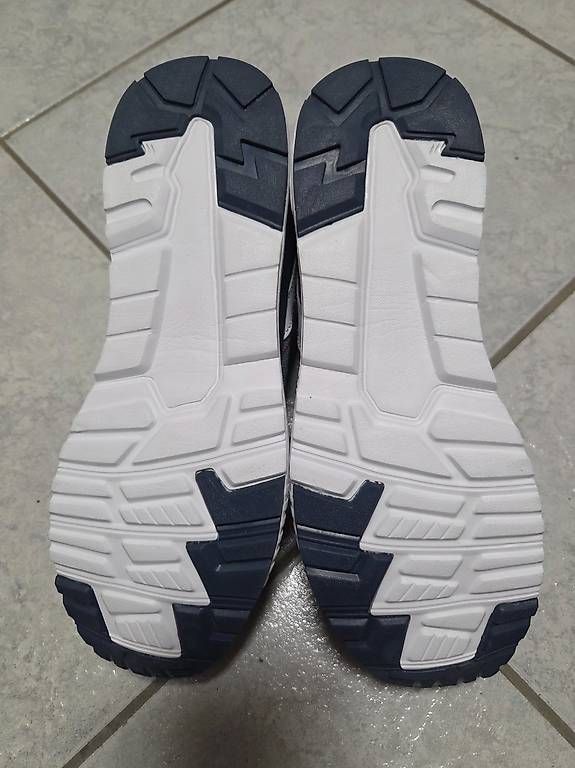 Chaussures garçon: Sneakers Grösse 37 neu – D'occasion à Goldach par ladybird75 2
