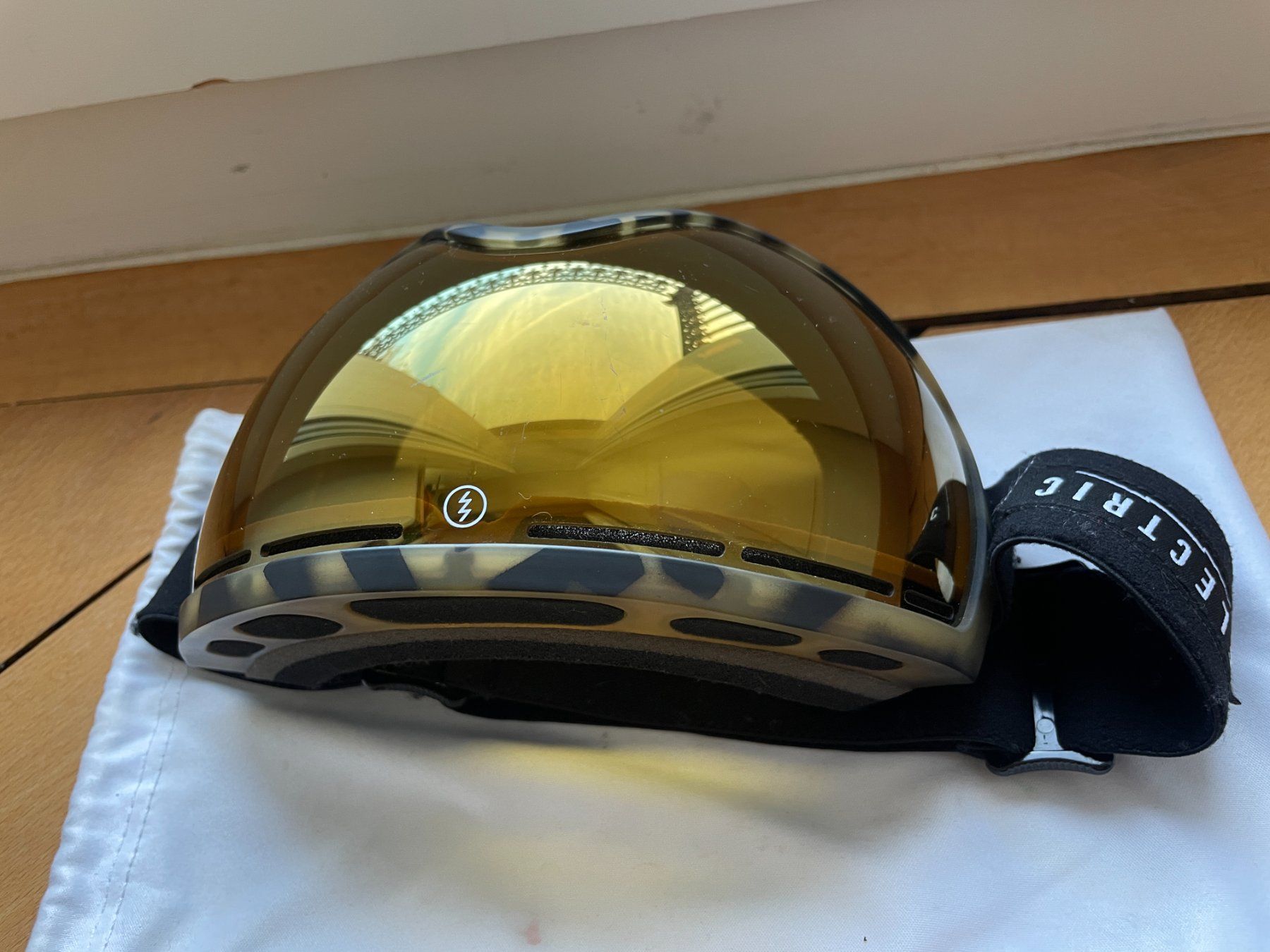 Occhiali & Lenti: Tolle Goggle von Electric | Leo Optik mit grossem Glas – Usato da Chur venduto da adien 2