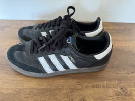 Baskets Adidas Samba Noires T. 38 2/3
