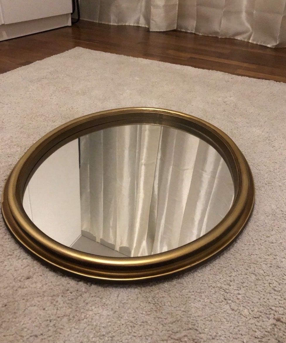 Spiegel: GRATIS Vintage Spiegel Oval – Gebraucht aus Zürich von alecss7 1
