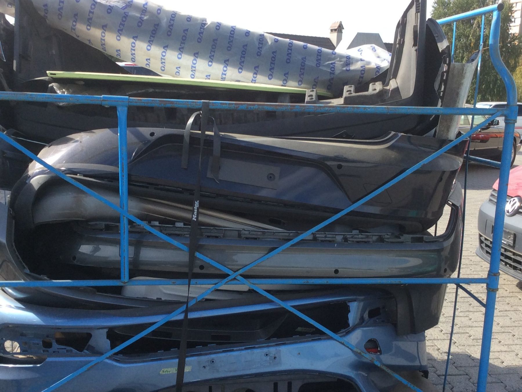 Toutes les pièces auto: Stossstangen div. – D'occasion à Muri b. Bern par trachsel06 1