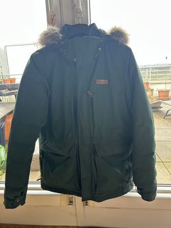 Veste Columbia chaude, taille M, parfait pour l'hiver!