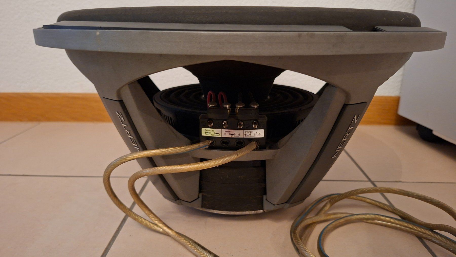 Haut-parleurs: Subwoofer Hertz SX380D – D'occasion à Genestrerio par mor_fnw8 4