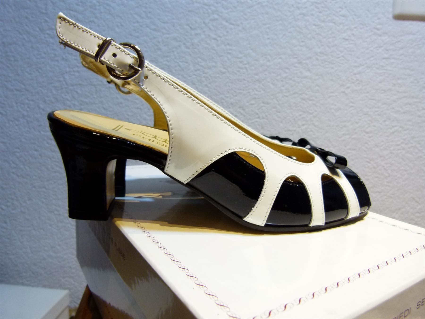 Scarpe da donna: Attica Lederschuhe  Gr.35 Lp,298Fr. – Nuovo (secondo la descrizione) da Uerkheim venduto da Justi.y 1