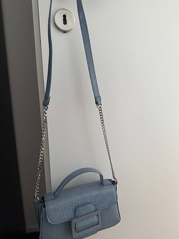 Borse da donna: Zara blue shoulder bag – Usato da Rümlang venduto da LK_E 3