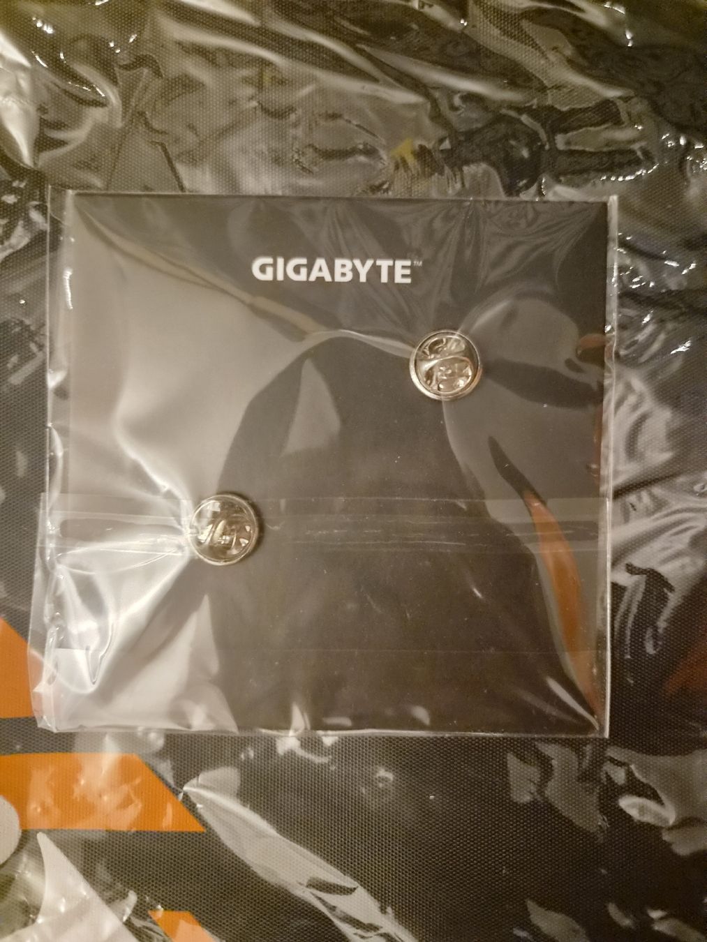 Plaquettes & Badges: Gamescom 2026 Merch Bundle AORUS INFINITY + AFTERWORLD – Neuf avec emballage d'origine à Rorschach par Fresh87 5