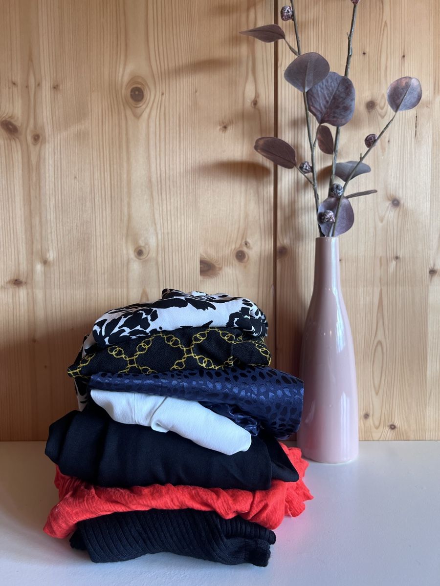 Kleiderpakete: Schönes Kleiderpaket XS/S – Gebraucht aus Balgach von Ni.Steiger