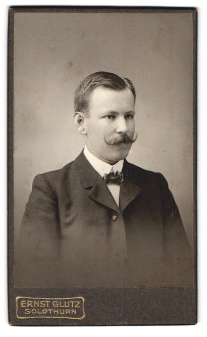 Fotografie & Manifesti: Fotografie Ernst Glutz, Solothurn, Herr  – Usato da Berlin venduto da bartko-reher
