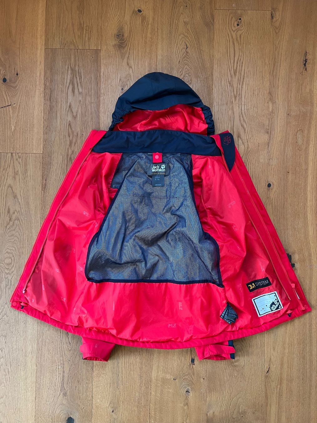 Jack Wolfskin Giacche & Cappotti: Regenjacke Jack Wolfskin Grösse 152 – Usato da Lengnau BE venduto da Rubin27 4