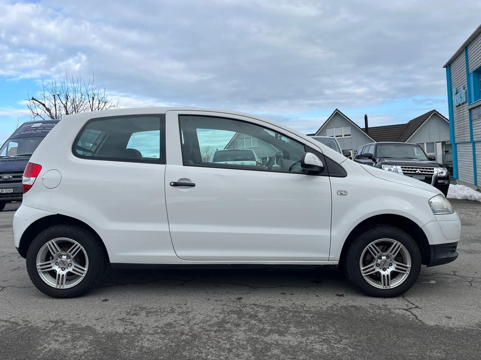 VW Autos: VW Fox 1.2 – Defekt aus Wolfhalden von  7