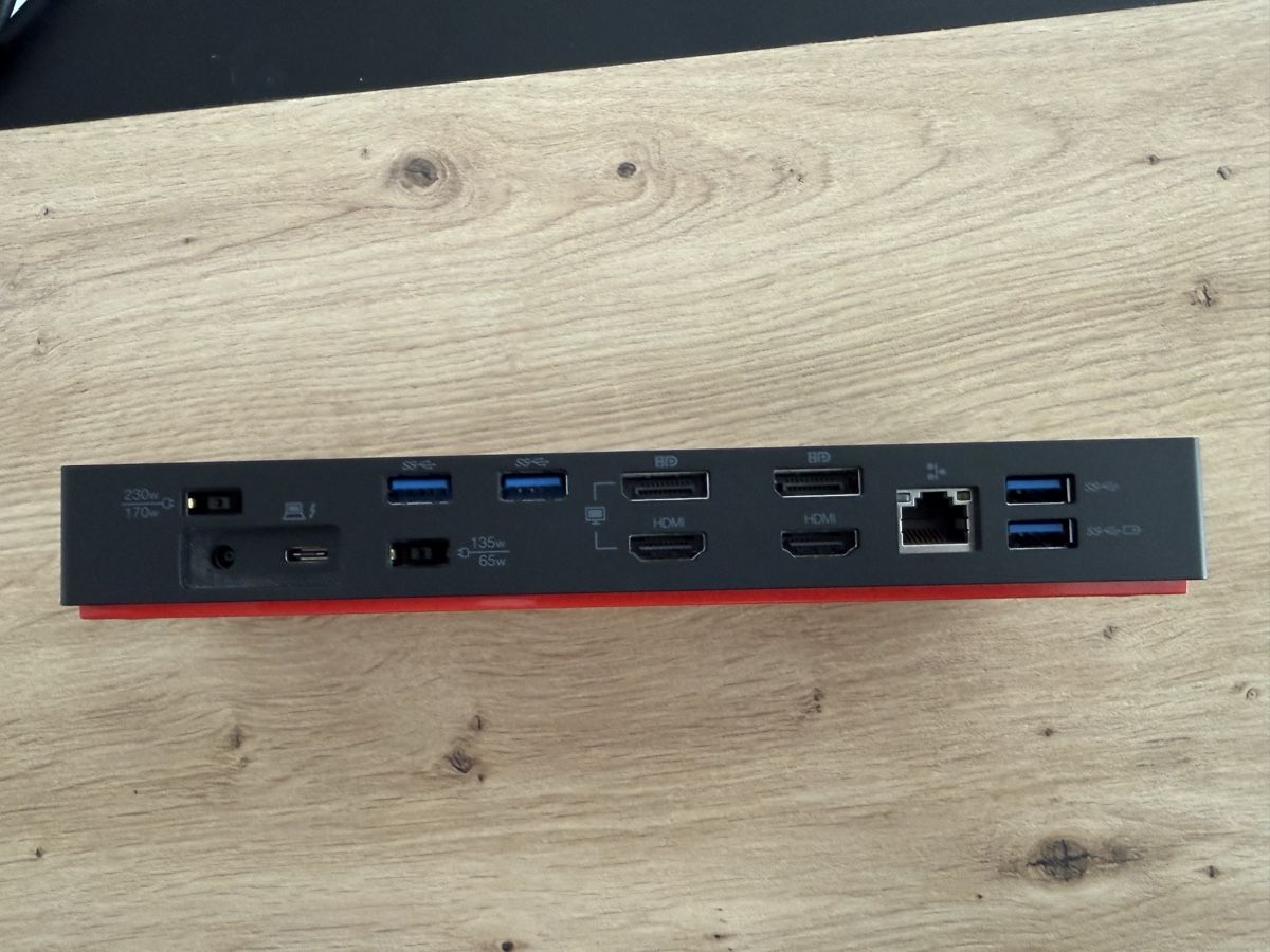 Lenovo Dockingstation: ThinkPad Thunderbolt 3 Workstation Dock – Gebraucht aus Baar von d-e-u-s 1
