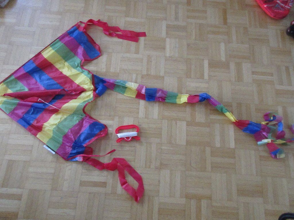 Jouets: Neuwertiger Kinderdrache – D'occasion à Zug par roche72 4