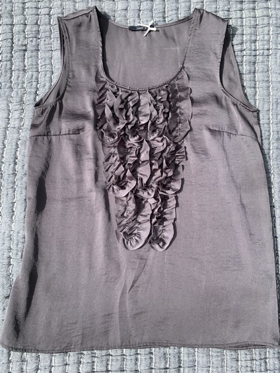 Top: Elegantes Top mit Rüschen Gr. 38 – Usato da Rümlang venduto da zflyfa0001