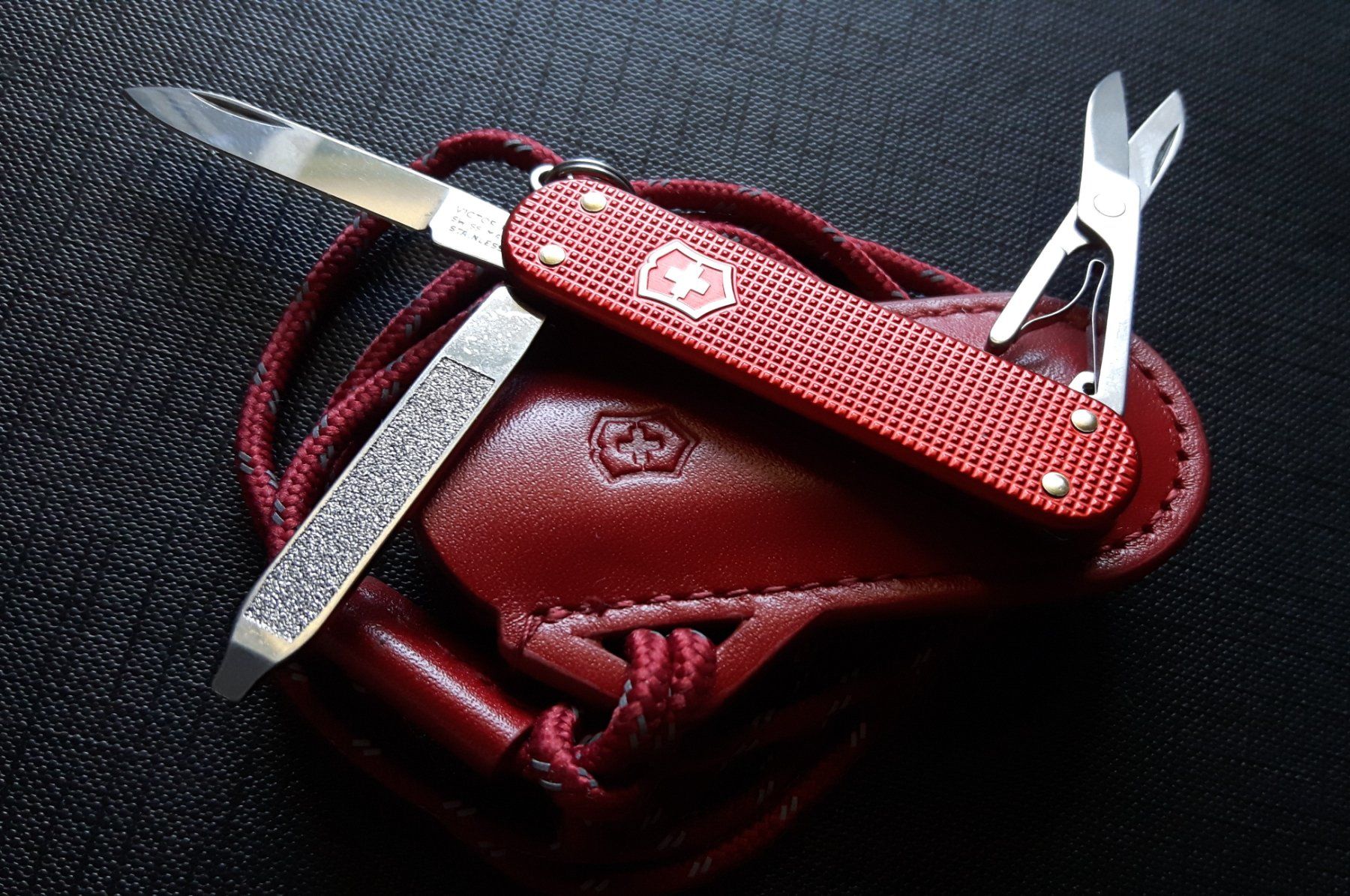Victorinox Taschenmesser: kleines Victorinox Alox mit Etui – Gebraucht aus Zürich von brinkosos