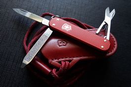 kleines Victorinox Alox mit Etui