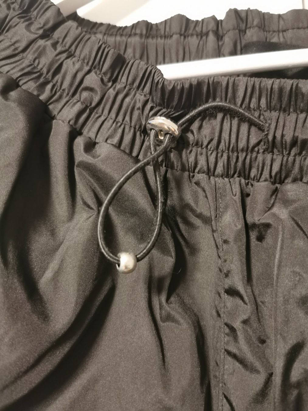 Pantaloni: Elevate Nylon Trackpants / Hosen M – Usato da St. Ursen venduto da nud_x7g8 3