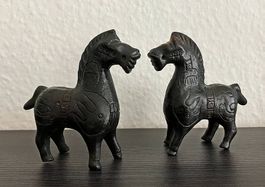 Afrikanische Figuren Pferde