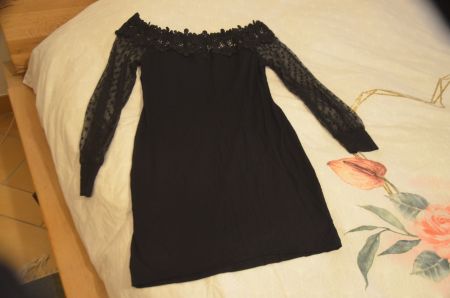 TAILLE 40-42 - ROBE NEU (D E F)