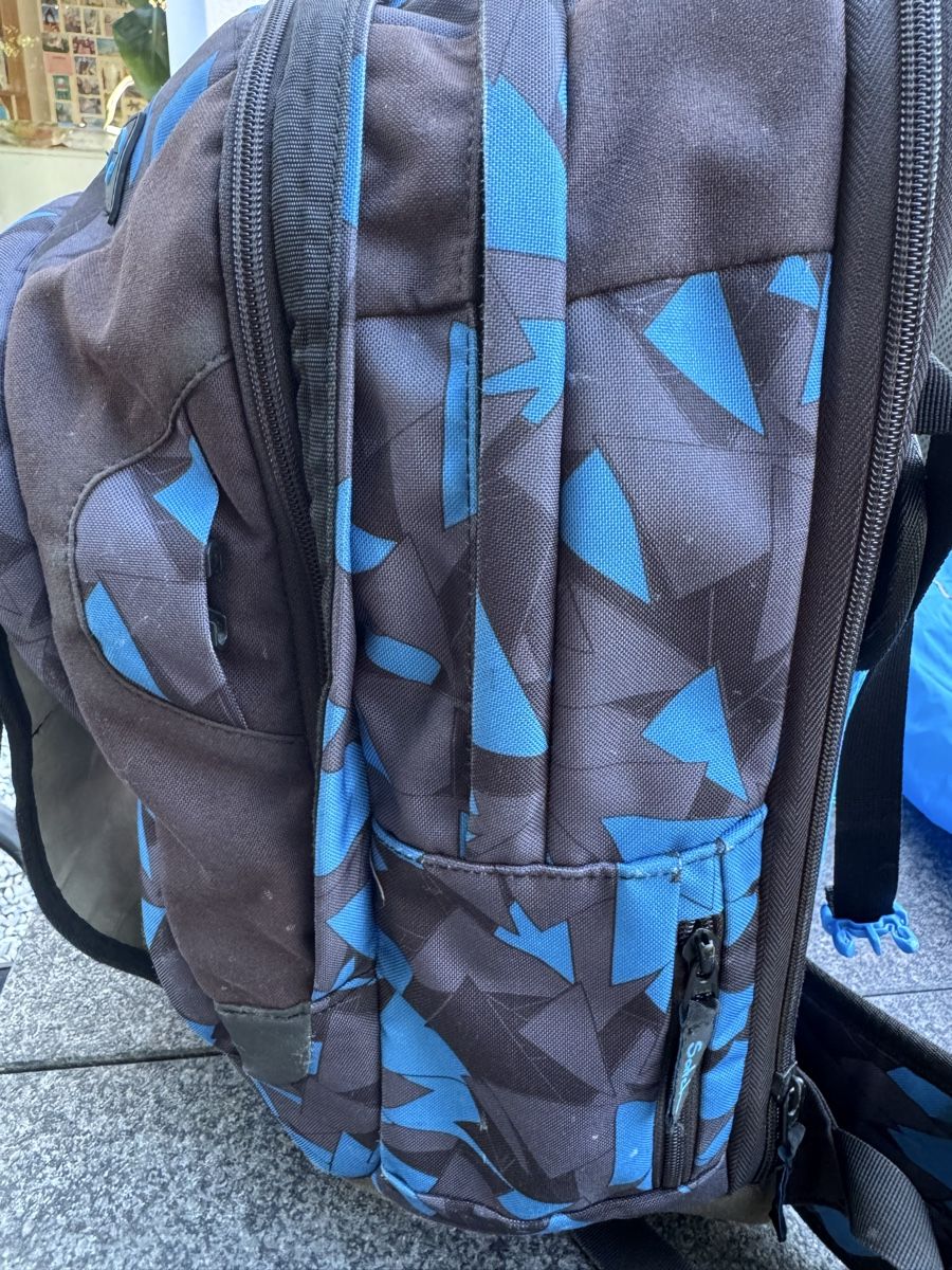 Satch Sacs & sacs à dos: Satch Rucksack blue triangle mit Regenschutz  – D'occasion à Niederbüren par Oetschli 5
