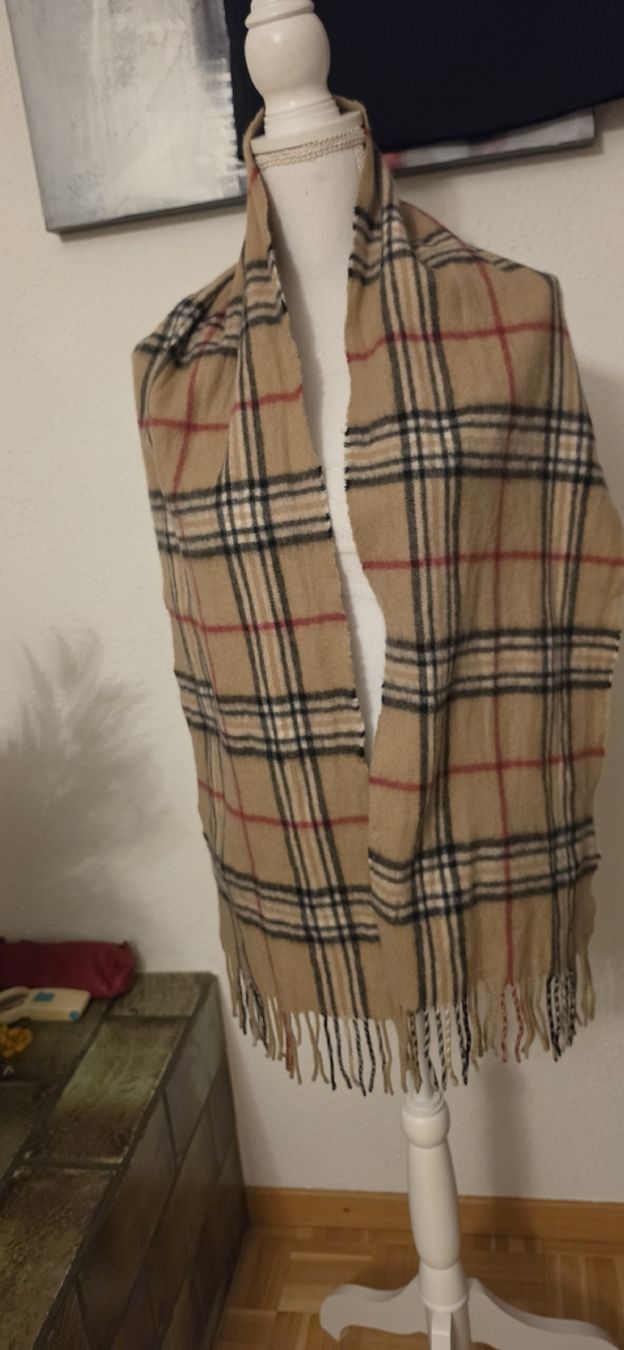 Globus Foulard & Sciarpe: Schal Globus Accessories 100% Kaschmir  – Usato da St. Gallen venduto da mania03 2