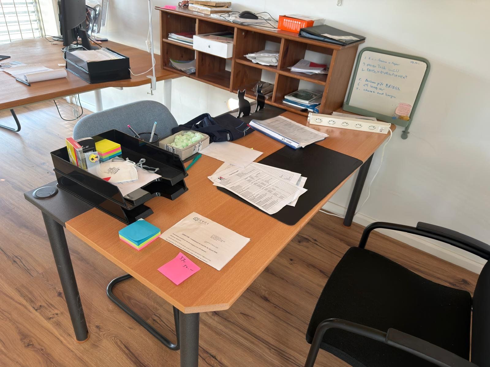 Scrivanie: Divers matériels de bureau / tables – Usato da Payerne venduto da rau_s79d 6