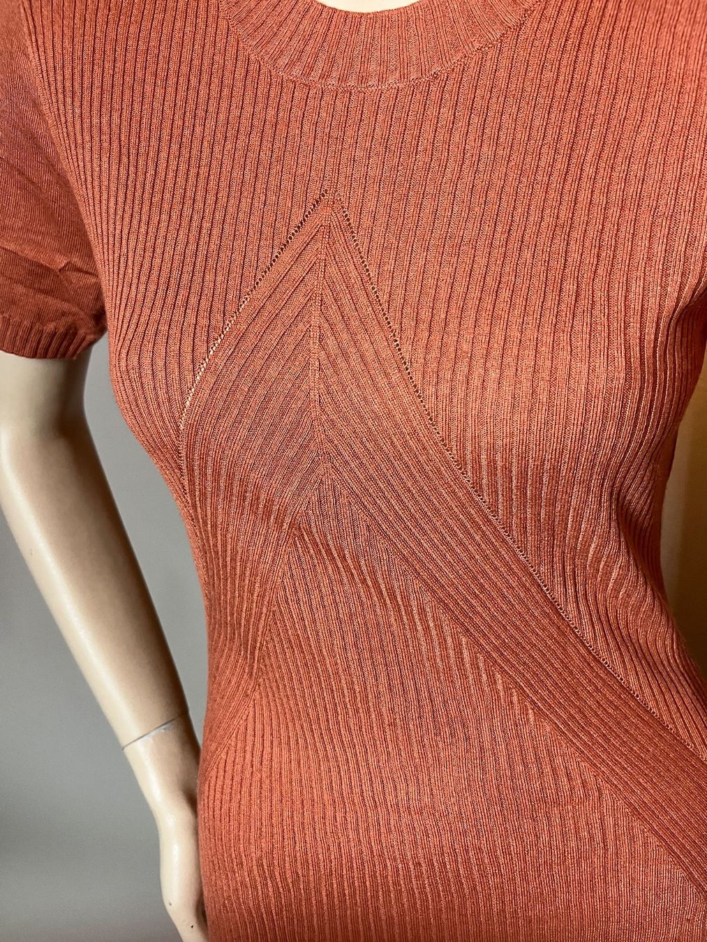 Maglioni & Felpe: WOLFORD Cashmere Kurzarmpullover, Grösse XS, Farbe Bronze – Nuovo e nell'imballaggio originale da Rudolfstetten venduto da gst_g7xl 1