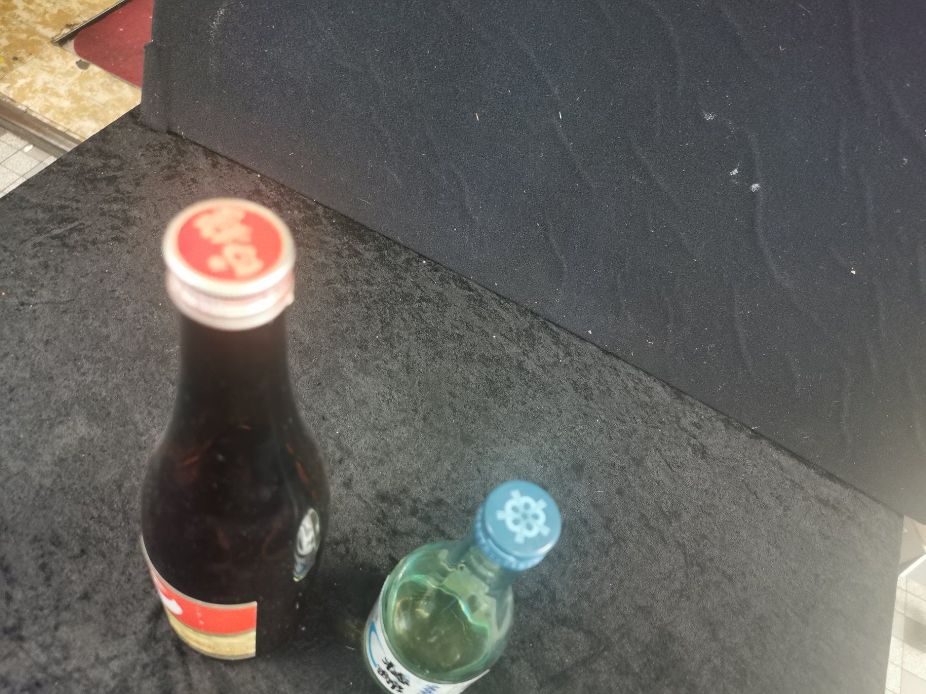 Bevande alcoliche: 2 BOUTEILLES DE SAKE ENTAMÉES – Usato da Genève venduto da Leboucheoreilles 5