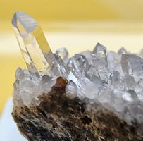 2 Anatase auf Quarz. Fundstelle Gorb Binntal 2020