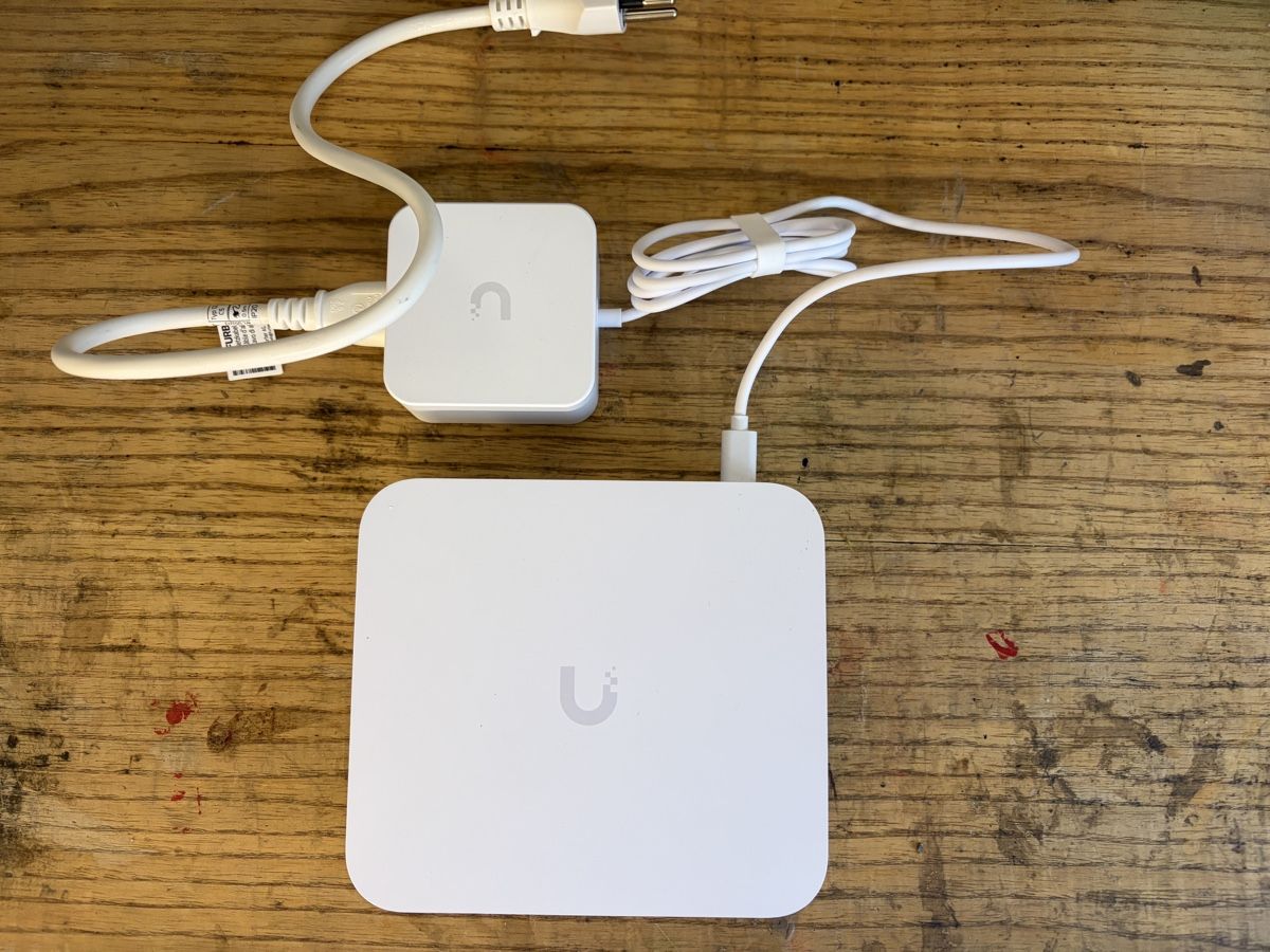 Ubiquiti Modem & Router: Unifi Cloud Gateway Max – Nuovo (secondo la descrizione) da Wettingen venduto da vikivi 1