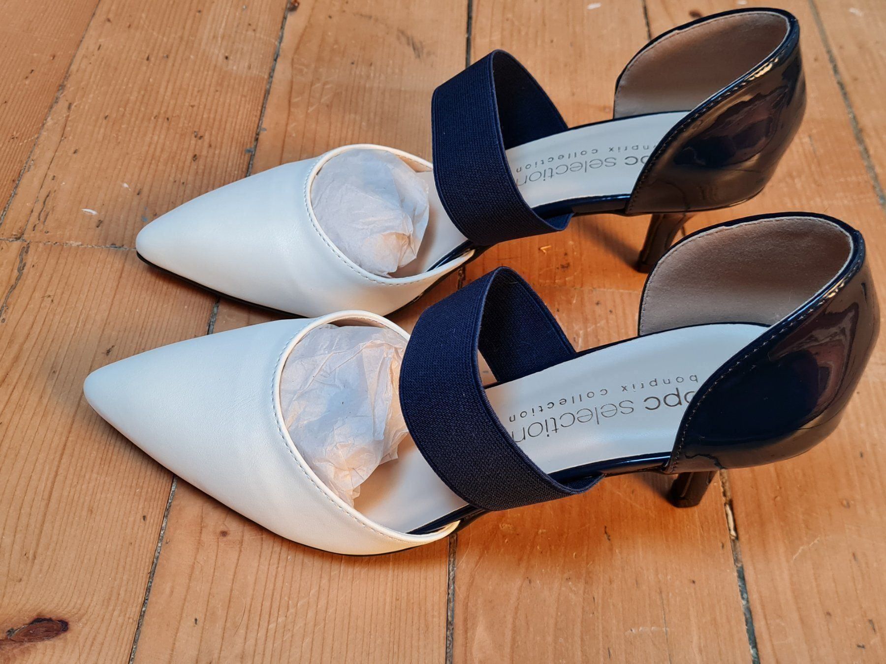 Scarpe da donna: Neue Pumps blau-weiss Gr.40 – Nuovo (secondo la descrizione) da Döttingen venduto da Verkauf 1