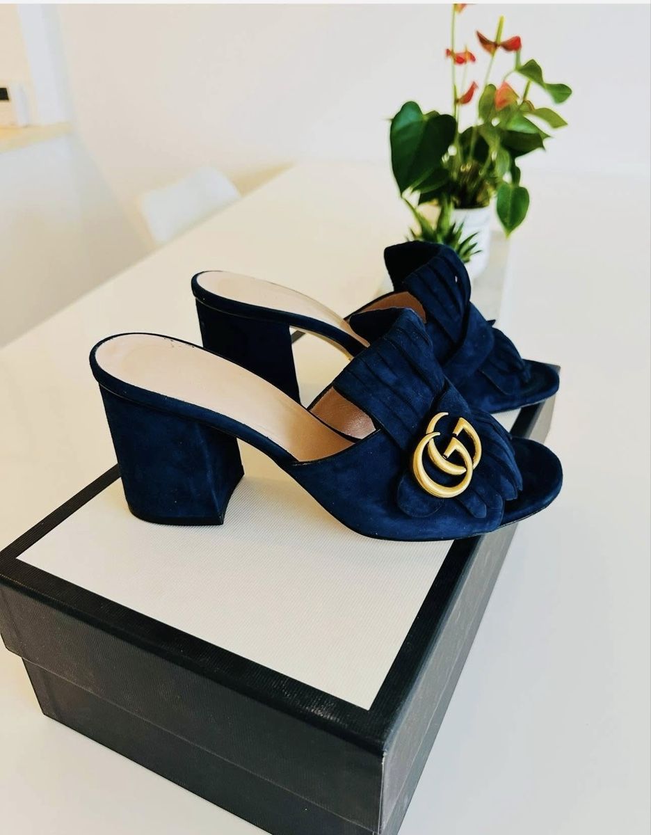 Gucci Scarpe da donna: Mules Gucci bleu marine en daim  – Nuovo (secondo la descrizione) da Peseux venduto da camosport 1