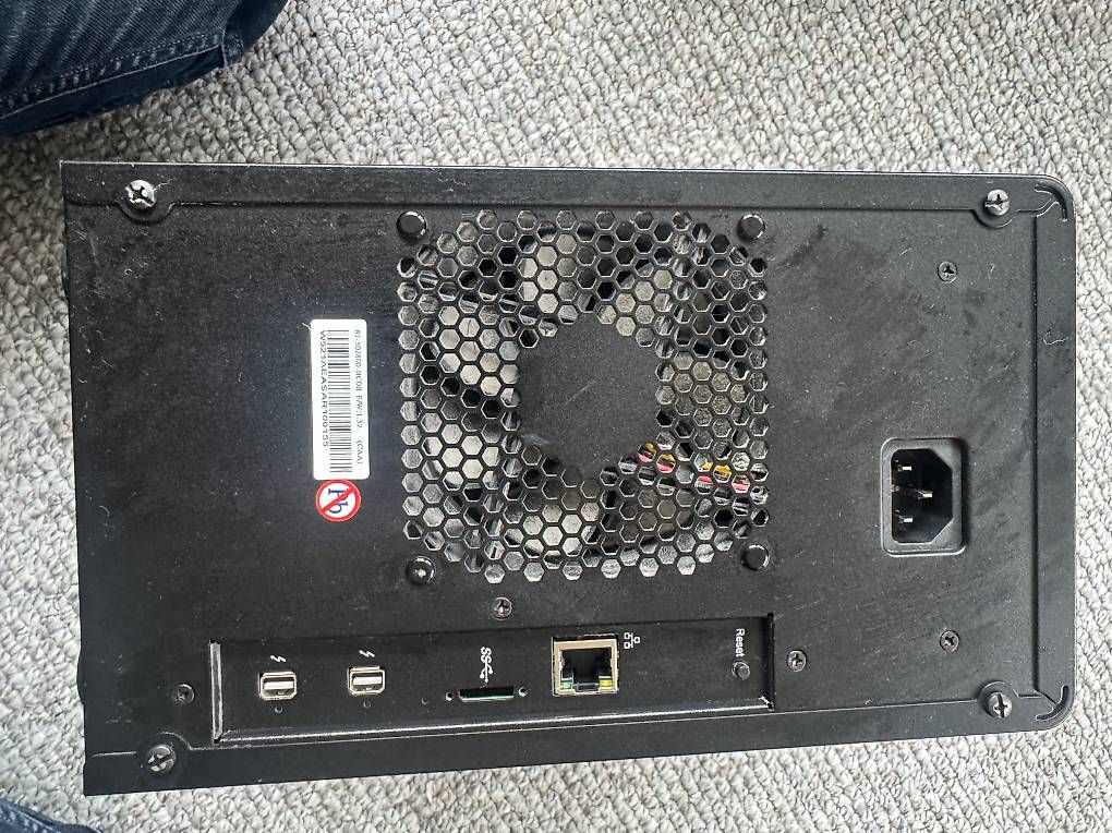 Harddisks: LMP Raid lokal Server - Firewire - 6 Slot – Gebraucht aus Nussbaumen AG von ColouredDay 1