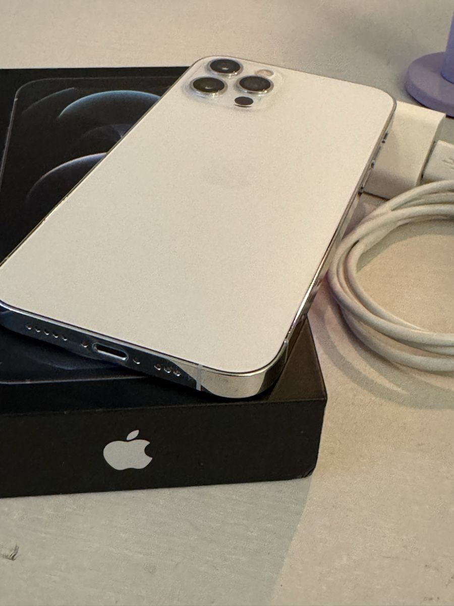 Apple Handys / Smartphones: Iphone 12Pro 512 GB Silber – Gebraucht aus Basel von  2