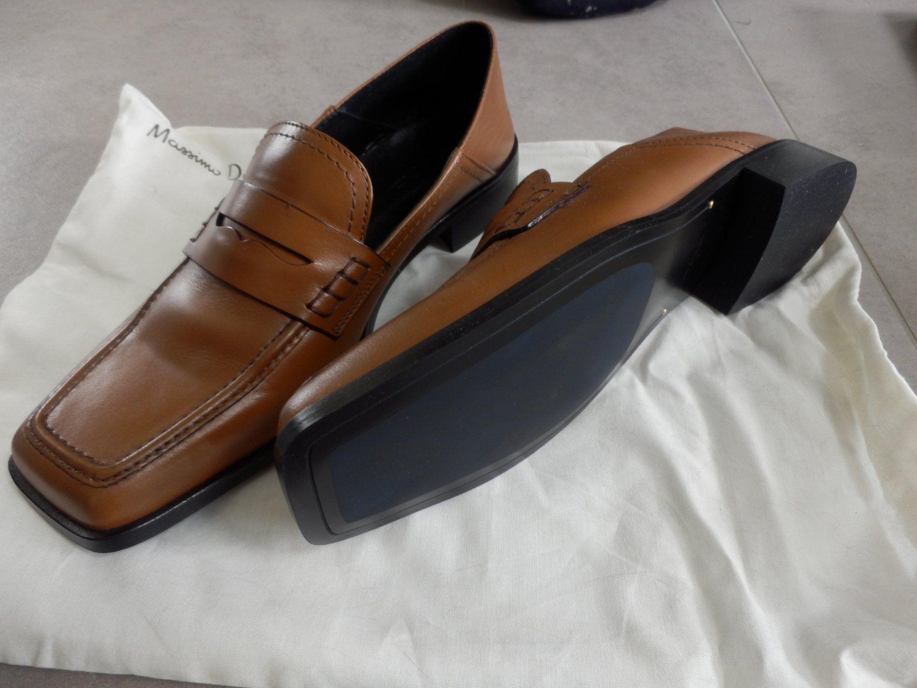Massimo Dutti Scarpe da donna: Mocassin Massimo Dutti couleur cuir en  taille 40 neuve – Nuovo (secondo la descrizione) da Apples venduto da Photec18 2