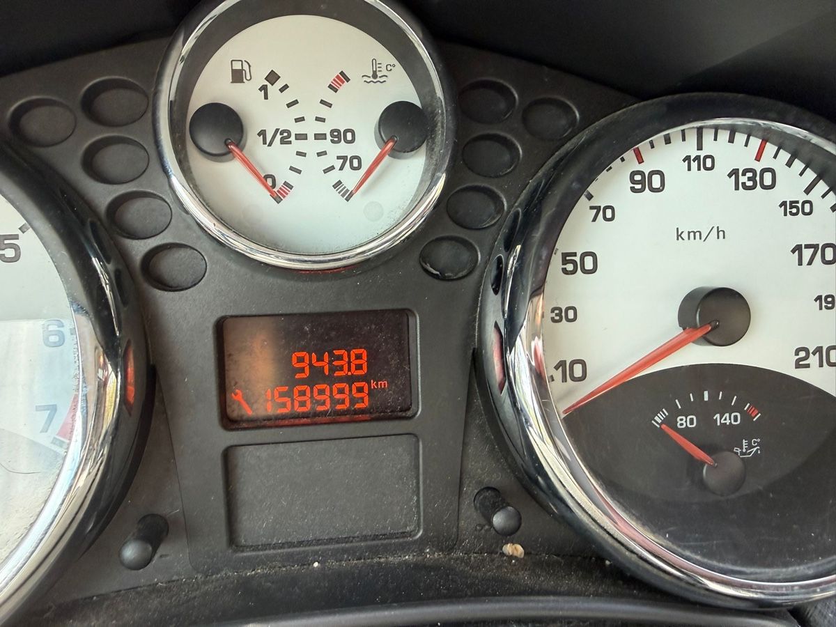Peugeot Automobili: Peugeot 207 Turbo – Usato da Bösingen venduto da eac_6nsf 5