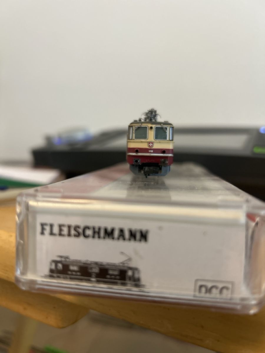 Fleischmann Modelleisenbahnen: Fleischmann Re 4/4 II TEE N – Gebraucht aus Basel von 19schlitzohr66 1